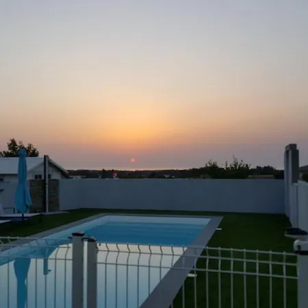 Apartmán Chaleureux A Penta-di-casinca 60 M² Avec Piscine Privee