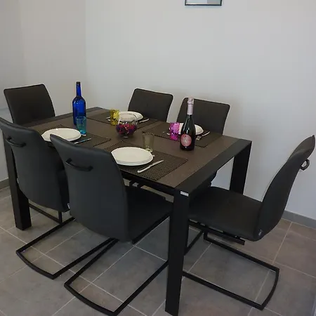 Chaleureux A Penta-di-casinca 60 M² Avec Piscine Privee *
